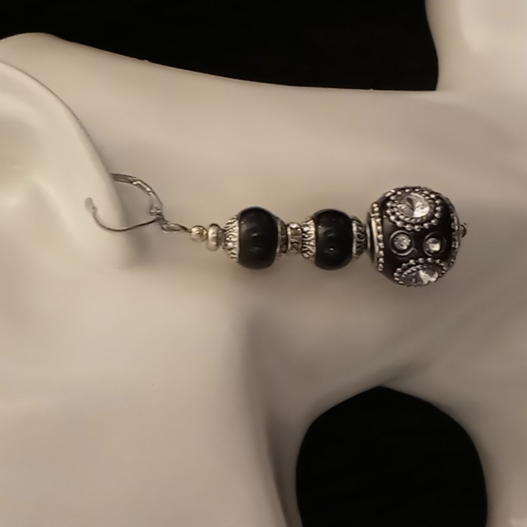 NEW! ♥️Graduated Chunky Black Lamp Drop Earrings! - Picture 2 of 5